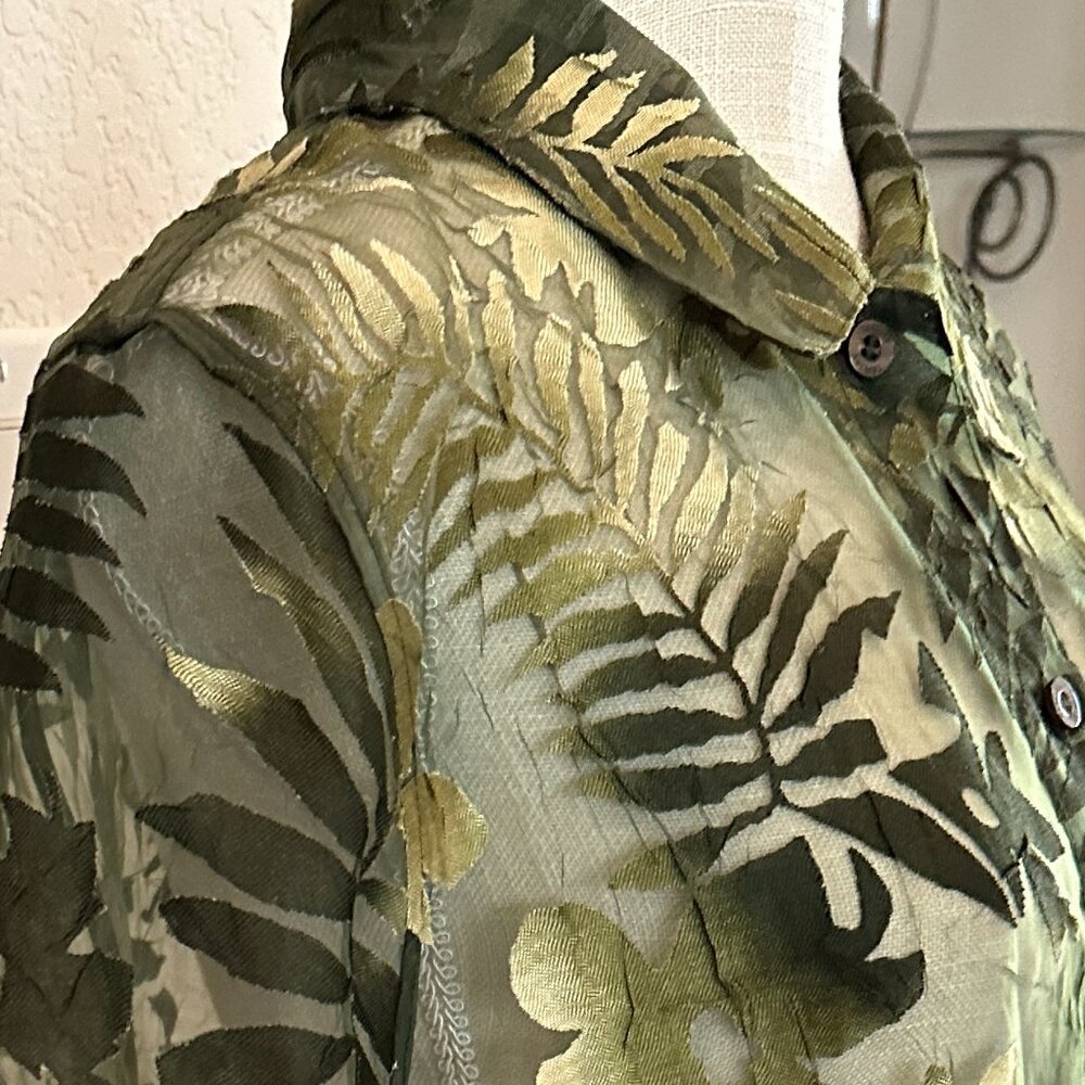 TANJAY Semi Sheer Green Floral Shirt - 16 - Picture 7 of 12